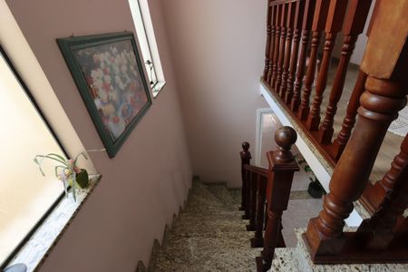 Casa à venda com 205m², 3 quartos e 4 vagasEscada