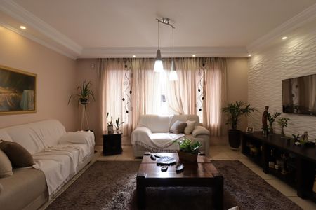 Casa à venda com 205m², 3 quartos e 4 vagasSala