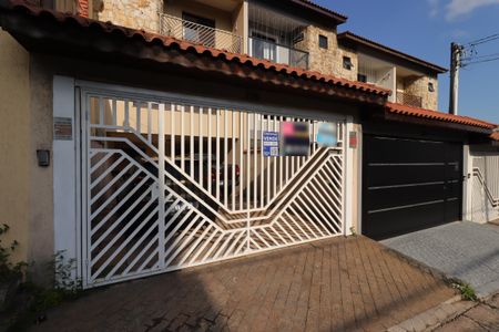 Casa à venda com 205m², 3 quartos e 4 vagasFachada