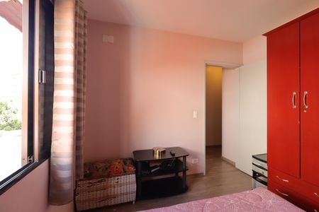 Casa à venda com 205m², 3 quartos e 4 vagasQuarto 2