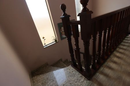 Casa à venda com 205m², 3 quartos e 4 vagasEscada