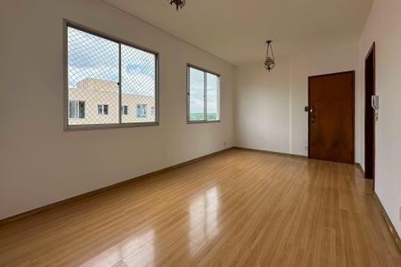 Apartamento à venda com 68m², 2 quartos e 1 vagaSala