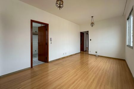 Apartamento à venda com 68m², 2 quartos e 1 vagaSala