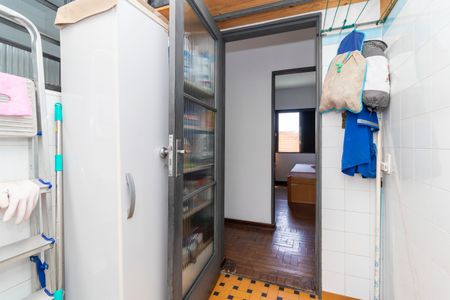 Casa à venda com 400m², 5 quartos e 5 vagasCasa 1 - Área de Serviço