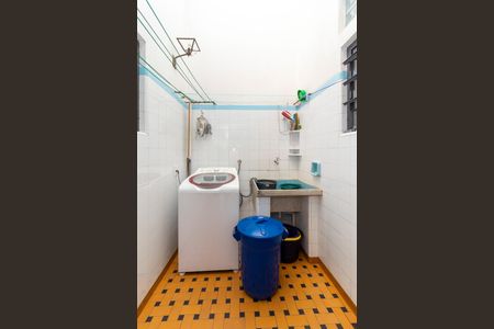 Casa à venda com 400m², 5 quartos e 5 vagasCasa 1 - Área de Serviço