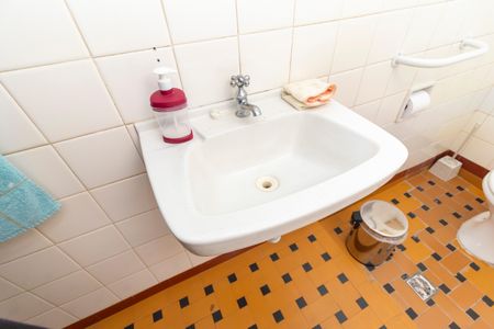 Casa à venda com 400m², 5 quartos e 5 vagasCasa 1 - Banheiro 2