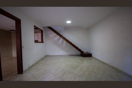 Casa de condomínio à venda com 150m², 2 quartos e 1 vagaSala