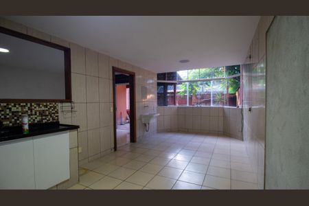 Casa de condomínio à venda com 150m², 2 quartos e 1 vagaCozinha e Área de Serviço