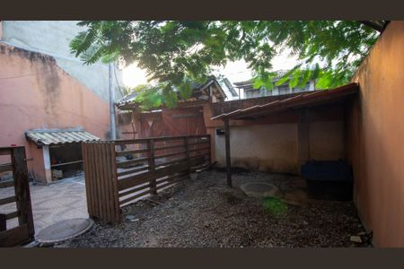 Casa de condomínio à venda com 150m², 2 quartos e 1 vagaQuintal