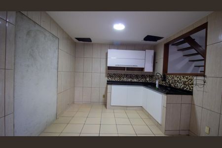 Casa de condomínio à venda com 150m², 2 quartos e 1 vagaCozinha e Área de Serviço