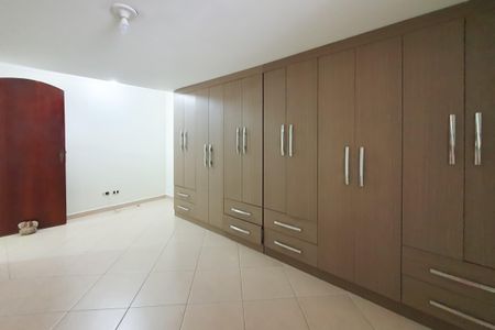 Casa à venda com 256m², 5 quartos e 4 vagas Casa à venda com 256m², 5 quartos e 4 vagasQuarto de Serviço 2