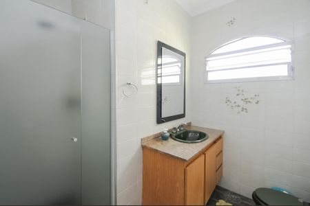 Casa à venda com 256m², 5 quartos e 4 vagas Casa à venda com 256m², 5 quartos e 4 vagasBanheiro Social