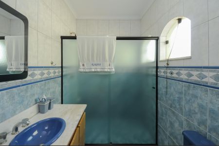 Casa à venda com 256m², 5 quartos e 4 vagas Casa à venda com 256m², 5 quartos e 4 vagasBanheiro da Suíte