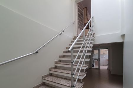 Casa à venda com 256m², 5 quartos e 4 vagas Casa à venda com 256m², 5 quartos e 4 vagasacesso para cozinha e area de serviço