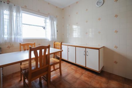 Casa à venda com 256m², 5 quartos e 4 vagas Casa à venda com 256m², 5 quartos e 4 vagasCozinha