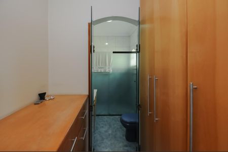 Casa à venda com 256m², 5 quartos e 4 vagas Casa à venda com 256m², 5 quartos e 4 vagasSuíte