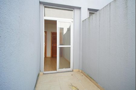 Apartamento para alugar com 80m², 2 quartos e sem vagaVaranda