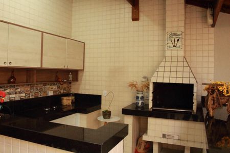 Casa à venda com 250m², 3 quartos e 4 vagasChurrasqueira