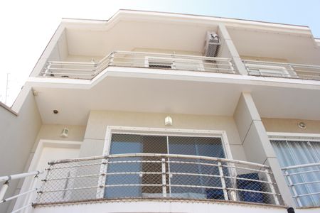 Casa à venda com 250m², 3 quartos e 4 vagasFachada