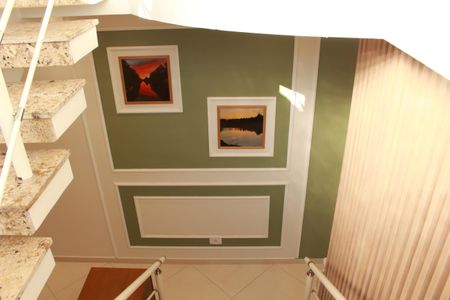 Casa à venda com 250m², 3 quartos e 4 vagasEscada