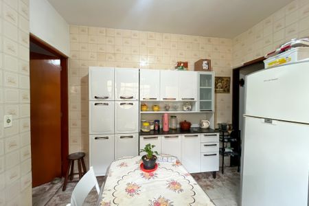 Casa à venda com 130m², 3 quartos e 2 vagas Casa à venda com 130m², 3 quartos e 2 vagasCozinha