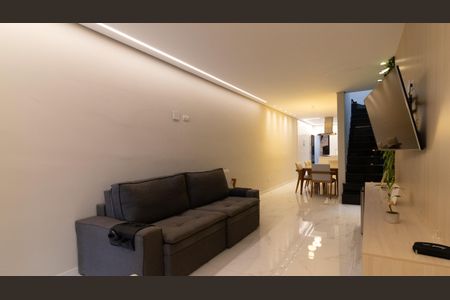 Casa à venda com 140m², 3 quartos e 2 vagasSala