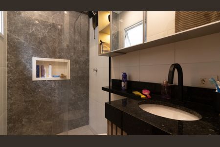 Casa à venda com 140m², 3 quartos e 2 vagasBanheiro da Suíte 1