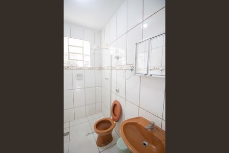 Casa à venda com 200m², 2 quartos e 2 vagas Casa à venda com 200m², 2 quartos e 2 vagasBanheiro Social