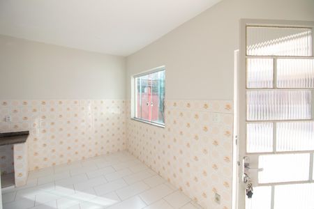 Casa à venda com 200m², 2 quartos e 2 vagas Casa à venda com 200m², 2 quartos e 2 vagasCozinha