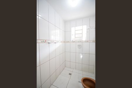 Casa à venda com 200m², 2 quartos e 2 vagas Casa à venda com 200m², 2 quartos e 2 vagasBanheiro Social