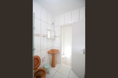 Casa à venda com 200m², 2 quartos e 2 vagas Casa à venda com 200m², 2 quartos e 2 vagasBanheiro Social