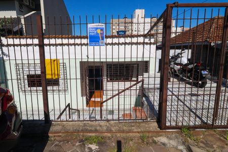 Casa à venda com 110m², 2 quartos e 1 vaga Casa à venda com 110m², 2 quartos e 1 vagaFachada