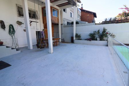Casa à venda com 110m², 2 quartos e 1 vaga Casa à venda com 110m², 2 quartos e 1 vagaQuintal