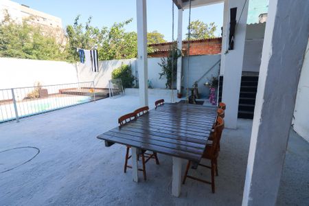 Casa à venda com 110m², 2 quartos e 1 vaga Casa à venda com 110m², 2 quartos e 1 vagaQuintal