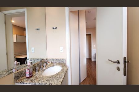 Apartamento à venda com 128m², 3 quartos e 2 vagas Apartamento à venda com 128m², 3 quartos e 2 vagasBanheiro da Suíte