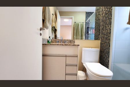 Apartamento à venda com 128m², 3 quartos e 2 vagas Apartamento à venda com 128m², 3 quartos e 2 vagasBanheiro da Suíte 3