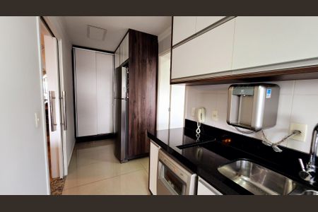 Apartamento à venda com 128m², 3 quartos e 2 vagas Apartamento à venda com 128m², 3 quartos e 2 vagasCozinha