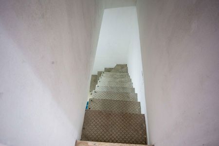 Casa para alugar com 150m², 3 quartos e 1 vagaEscada