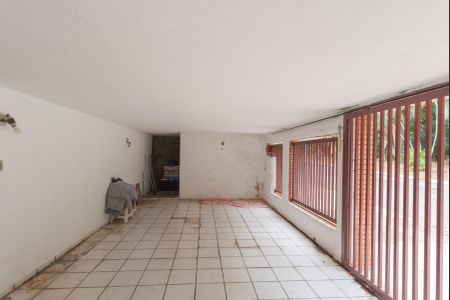 Casa à venda com 228m², 3 quartos e 3 vagasCasa 1 - Garagem