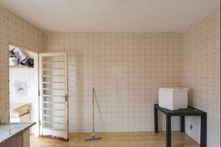 Casa à venda com 228m², 3 quartos e 3 vagasCasa 2- Cozinha