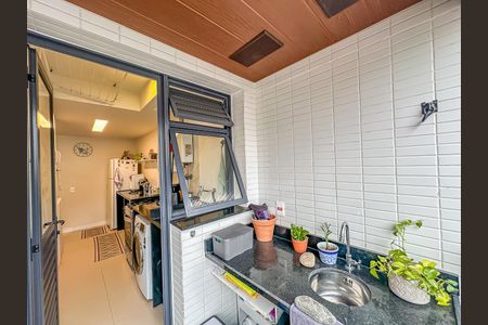 Apartamento à venda com 74m², 2 quartos e 1 vagaÁrea de Serviço