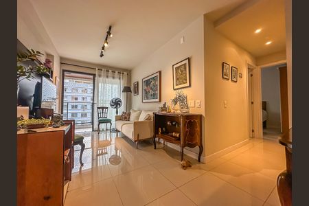 Apartamento à venda com 74m², 2 quartos e 1 vagaSala