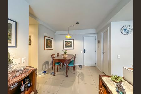 Apartamento à venda com 74m², 2 quartos e 1 vagaSala