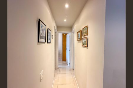 Apartamento à venda com 74m², 2 quartos e 1 vagaCorredor