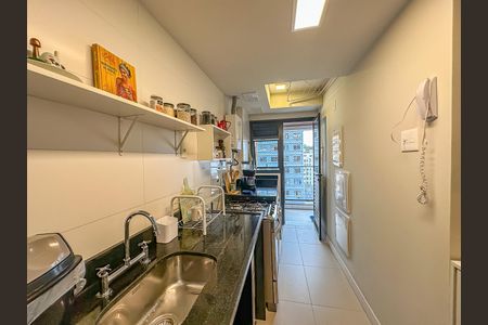 Apartamento à venda com 74m², 2 quartos e 1 vagaCozinha