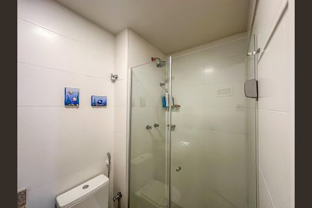Apartamento à venda com 74m², 2 quartos e 1 vagaBanheiro Social