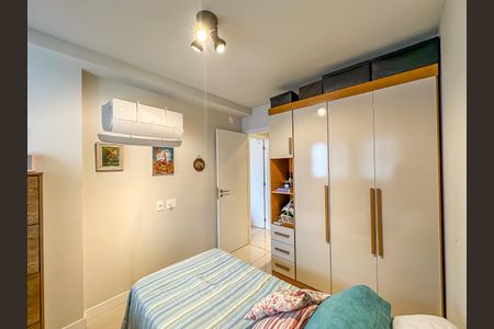 Apartamento à venda com 74m², 2 quartos e 1 vagaQuarto 