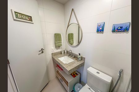 Apartamento à venda com 74m², 2 quartos e 1 vagaBanheiro Social