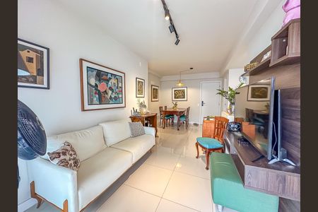 Apartamento à venda com 74m², 2 quartos e 1 vagaSala