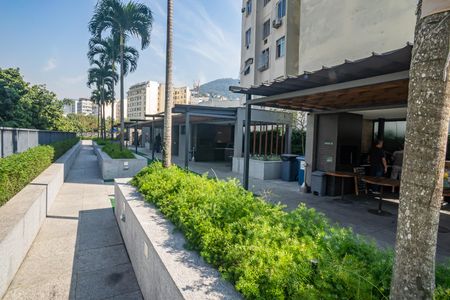 Apartamento à venda com 74m², 2 quartos e 1 vagaÁrea comum